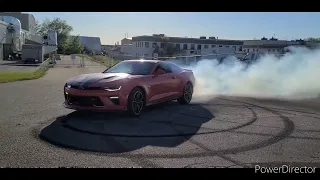 Camaro Drifting 360 (Burnout Donut)