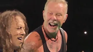 James Hetfield drops cigar during Call of Ktulu - Metlife Stadium M72 Tour