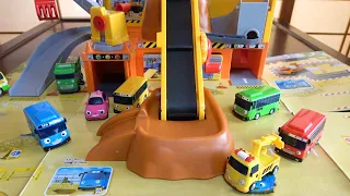 Tayo the little bus. Construction site & spinning slope parking
