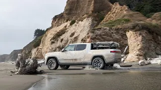 Watch a Rivian R1T Go Swimming During a Wild Boat Launch and Retrieval | BRAKING NEWS