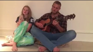 Alexander Ludwig (Bjorn Lothbrok) is playing on the Guitar - The Vikings