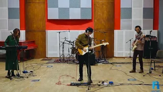 Nemra - I'm a liar (live on Public Radio)