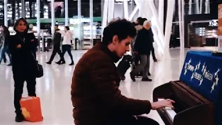 Michael Jackson Medley on a Piano at Train Station – Thomas Krüger