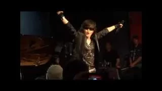 X JAPAN Kiss The Sky Singing Lesson with Toshi and Yoshiki!