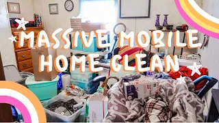 SINGLE WIDE MOBILE HOME CLEAN WITH ME | MASSIVE 2 DAY CLEANING MOTIVATION 🌼