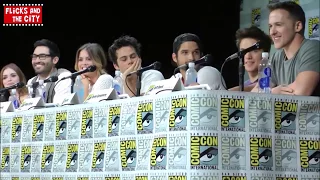 [VOSTFR] TEEN WOLF - COMIC CON 2014 - PART 1 - Dylan O'Brien, Tyler Posey, Holland Roden, Hoechlin