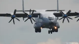 Посадка Ан-22 "Антей" .