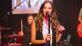 Jana Kramer "I Got the Boy": Rock Revival Showroom Sessions