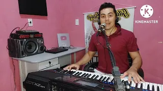 GILDENES ARAÚJO CANTANDO UM BREGA DE CRISTIANO NEVES TOCANDO TECLADO