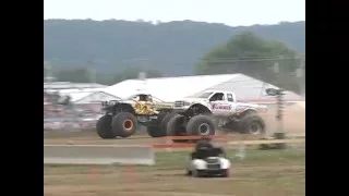 Bloomsburg Monster Truck Freestyle: Bigfoot vs Rammunition