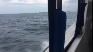 Трансфер на скоростной лодке на Мальдивах в шторм