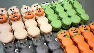 Halloween macaron sticks. Ghost, pumpkin, frog and a black cat macaron stick.