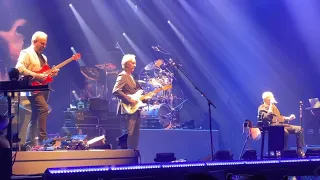 GENESIS Live - Dancing with the Moonlit Knight / Carpet Crawlers - Paris La Defense Arena 17.03.2022