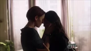 Supergirl 3x05 Alex and Maggie Try to Have a Good Time