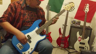 Santana - Black Magic Woman / Gypsy Queen (One take video) (Bass cover)  (Use 🎧 recommended)