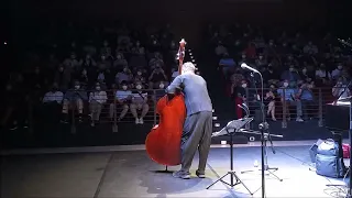 Whisper not (Benny Golson) bass solo by John Patitucci.