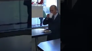 Это Путин,подумал Штирлиц.👍