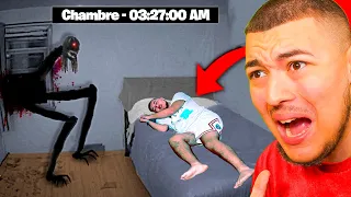 JE ME SUIS FILMÉ ENTRAIN DE DORMIR LA NUIT ... Un Monstre m'attaque quand je dors à 3H00 du Matin !