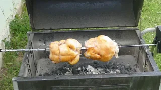 Piletina na raznju - Rotisserie Chicken on a Char Broil Kурица на вертеле Huhn am Spieß دجاج مشوي