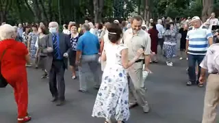 Погадай-ка мне,цыганка!!!Народные танцы,сад Шевченко,Харьков!!!
