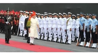 PM Modi inspecting the Guard of Honour at Red Fort on 68th Independence Day