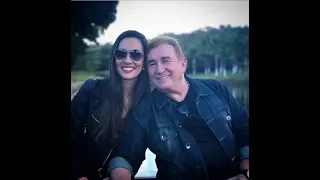 Amado Batista Apresenta Sua Filha( Lorena ) Na TV.