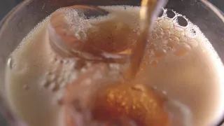 #Футаж в стакан налили содовую ◄4K•HD► #Footage soda was poured into a glass