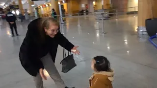 SUB] 1 year old Jena meets her Grand mother for the first time *SURPRISE* 😊💕(Morocco diaries 1)