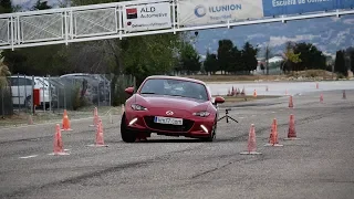 Mazda MX-5 RF 2018- Maniobra de esquiva (moose test) y eslalon | km77.com