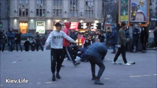 Копия видео "Танцоры на Крещатике"
