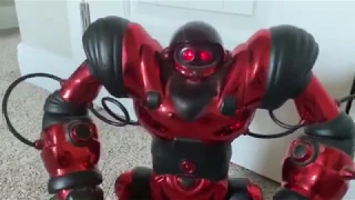 WowWee Robotics - Robosapien - Chrome Red