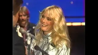 Kim Carnes - "Does It Make You Remember" and "Voyeur" - (Live) American Bandstand 1982