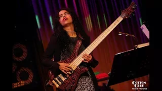 Mohini Dey w. Guthrie Govan (bass solo in Sevens) Tokyo Cotton Club 20170305   2CH FOH