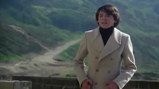 Harold and Maude (1971) - Protest scene