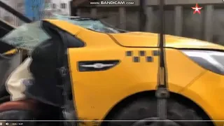 Новости .ДТП.В Москве грузовик раздавил такси с людьми !