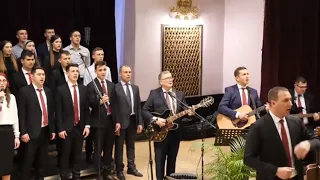 Свидетели Иеговы -Интернациональный хор. Песня на рум.языке " Duşmanii Numele Ţi-au ocărât... "