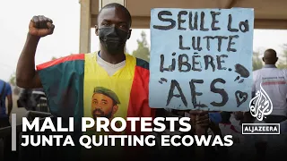 Mali protests: Rally supporting junta's decision to quit ECOWAS