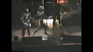 Red Hot Chili Peppers - My And My Friends (with Fishbone) [Live, Montreal -  Canada, 2000]