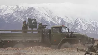 Боевиков прижали к гряде! Совместное учение в предгорьях Киргизского хребта