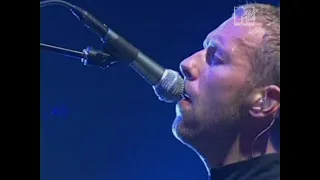 Coldplay performing Politik live at MTV $2 Bill in 2002