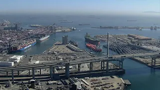 Southern California ports see backlog of cargo ships