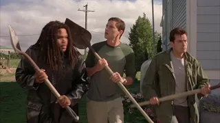 Scary Movie 3 shotgun shovel