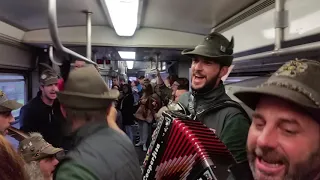 Alpini in tram a Milano 2019