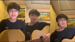 Live Raden Rakha sambil main gitar