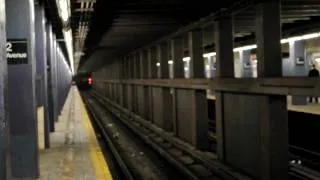 R32 C Train Arriving At Lower East Side - Second Avenue