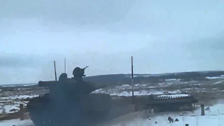 Танки силовиков ведут бой на Донбассе, Украина, АТО, Донбасс