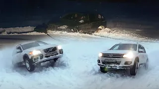 Борьба со снежной целиной! Volkswagen Tiguan и Volvo XC70 штурмуют горку! SUZUKI VITARA тащат тросом