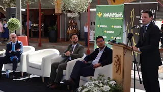 Acto de inauguración del XXXIV Salón del Jamón Ibérico y la Dehesa de Jerez de los Caballeros