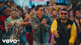 Carlos Vives, Black Eyed Peas, Play-N-Skillz - El Teke Teke (Official Video)