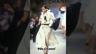 Iconic 🦋 #90s #90sthrowback #90schanel #chanel #karllagerfeld #90sfashion #fashioninspo